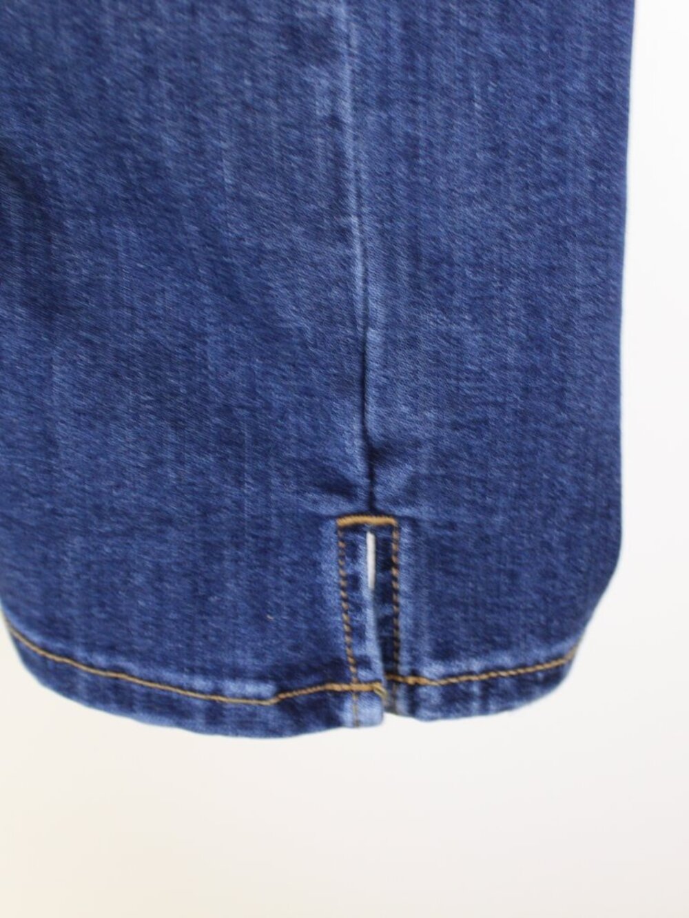 St Johns Bay Capri Jeans Size 12 Mid Rise Stretch Denim Blue Cropped - Picture 4 of 8